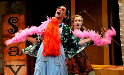 Emilie Leclerc et Susan Coodin dans Munsch to say. Photo :Chemainus Theatre Festival